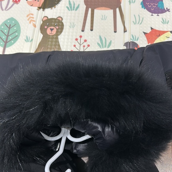 Selling my rudsak winter jacket size 4 (large) - Picture 9 of 10